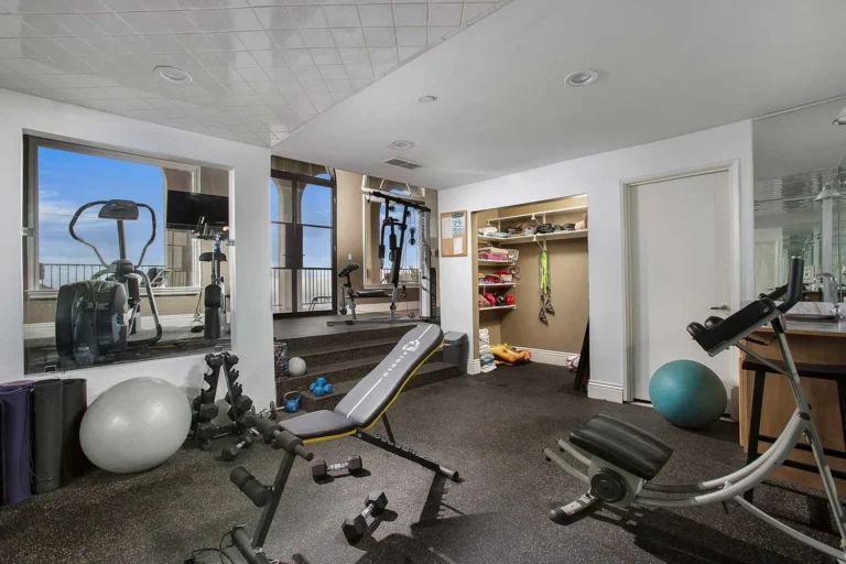 Relaxation and wellness treatments at Peak Path Health, Los Angeles, CA
