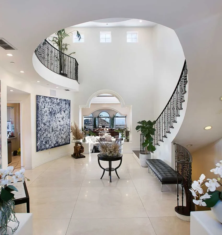 peak-estate-entryway luxury mental health treatment Hollywood Hills, Los Angeles