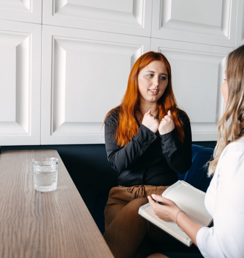 Woman in a session for anxiety and addiction treatment in Los Angeles, CA Woman in a session for anxiety and addiction treatment in Los Angeles, CA